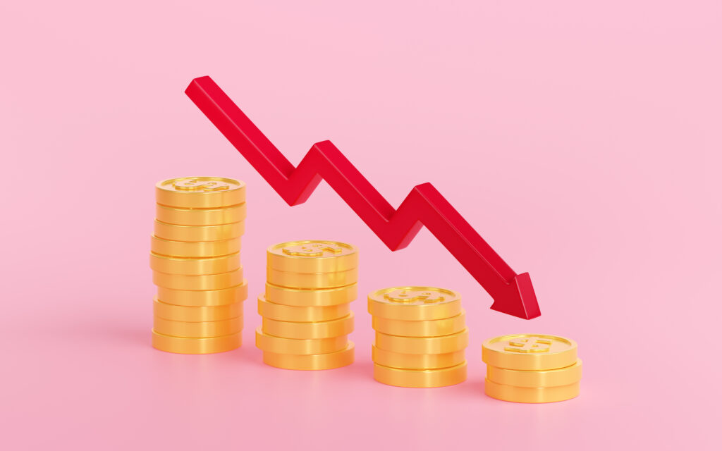 grafico de seta de renderizacao 3d descendo as pilhas de moedas